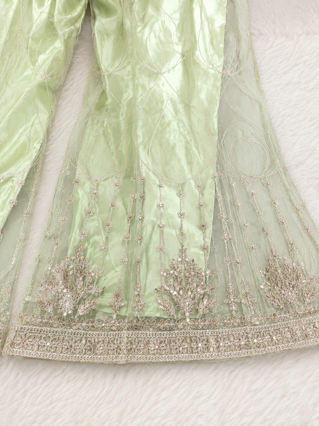 Fast Fabrics Luxury Bridal Collection – Heavy Aari Embroidery & Handwork 3 Piece Suit | FA45